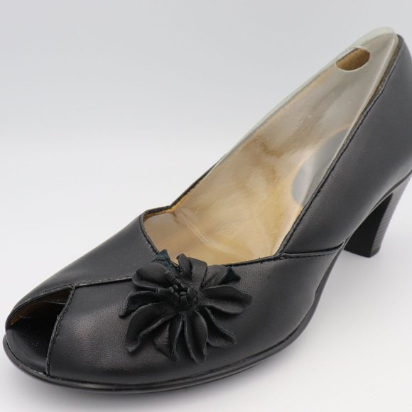 Softspots‎ Napa Size 7M - Picture 1 of 3